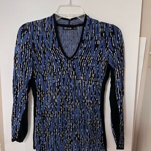 Nic+Zoe Blue Patterned V-Neck Knit Top